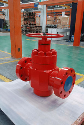 API 6A Petrol ve gaz endüstrisi için çoklu el sert mühürlenmiş flange kuyunun başı hidrolik kapı valfi